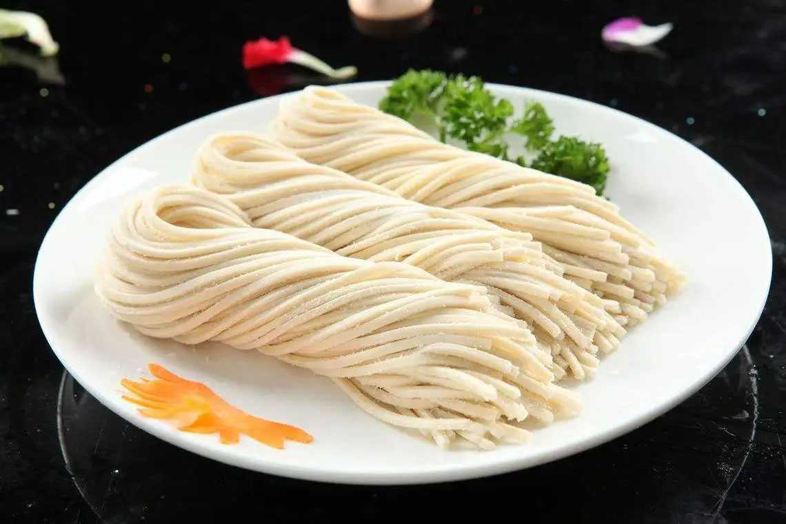 盒裝鮮面條包裝機，鎖鮮每一份美味